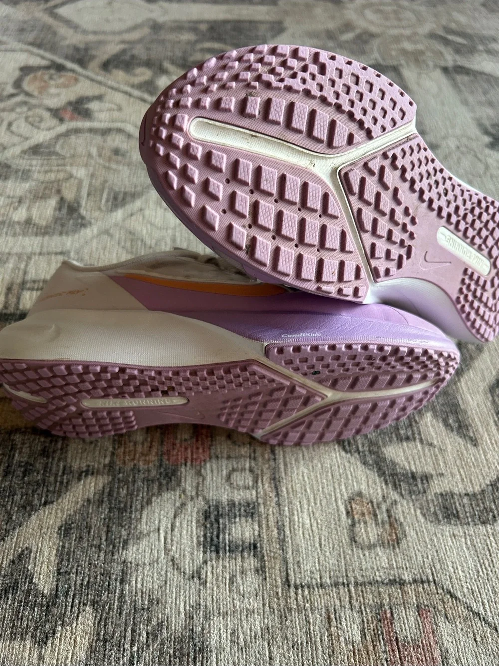 Nike women athletic